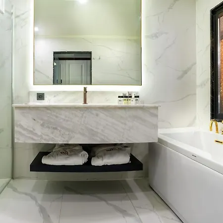 Hotel Tnr &
